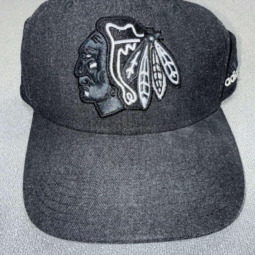 adidas Chicago Blackhawks NHL Team Authentic Pro Flex Fit‎ Hat/Cap S/M